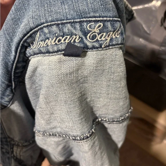 American Eagle Outfitters Light Blue Denim Jacket - Picture 2 of 2